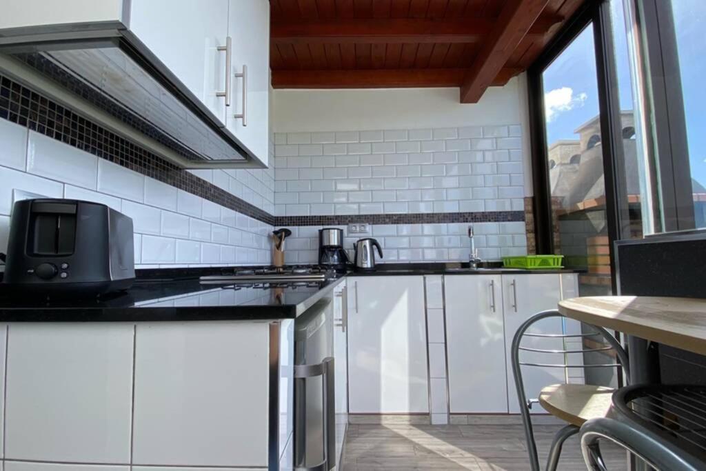 Estudio Agradable, Con Jacuzzi, Terraza Y Barbacoa, Totalmente Independiente Corralejo Exterior photo