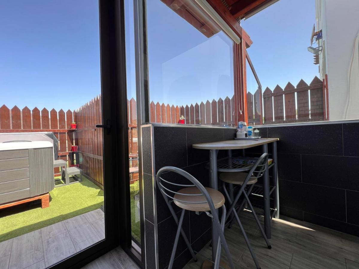 Estudio Agradable, Con Jacuzzi, Terraza Y Barbacoa, Totalmente Independiente Corralejo Exterior photo