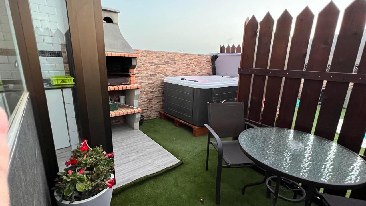 Estudio Agradable, Con Jacuzzi, Terraza Y Barbacoa, Totalmente Independiente Corralejo Exterior photo